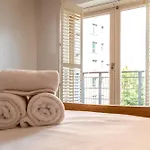 Luxury Centre With Private Parking Apartmán