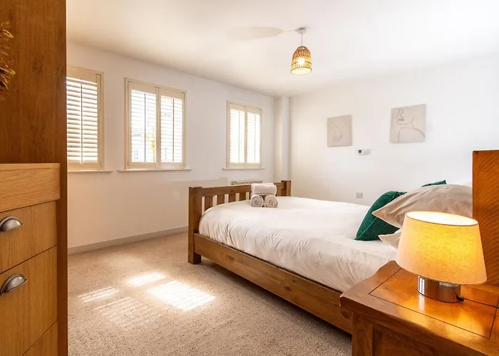 Luxury Centre With Private Parking