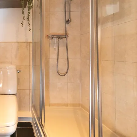 Luxury Centre With Private Parking