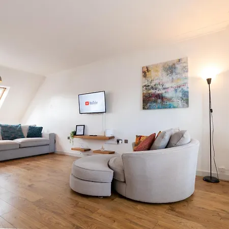 Luxury Centre With Private Parking